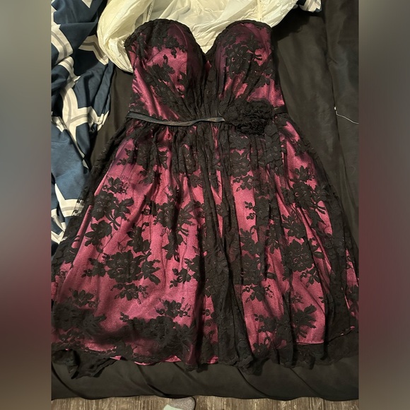 Size 10 Short Lace Prom Dress - Picture 2 of 3